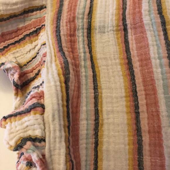 Vertical Stripe Button Up Crop Top - Picture 3 of 5